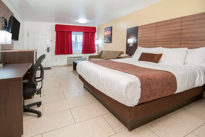 Room 8 of 35